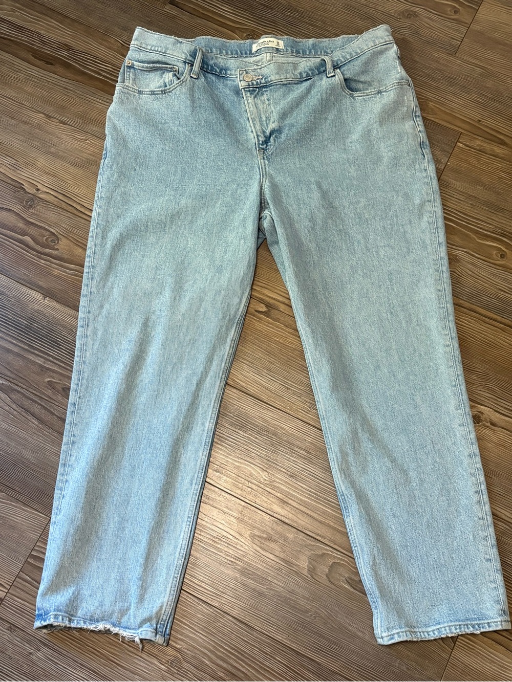 Abercrombie & Fitch 90s Straight Criss Cross Waist Jeans 34S 18S